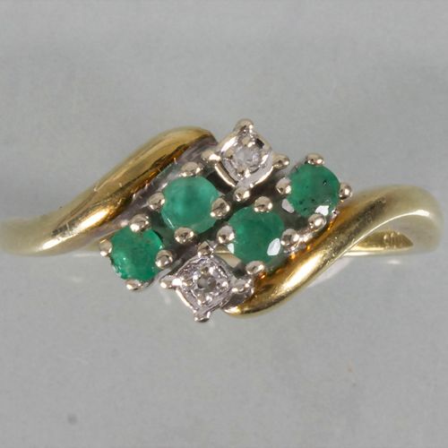Damenring mit Diamanten und Smaragden / A 14 ct gold ring with diamonds and emer&hellip;