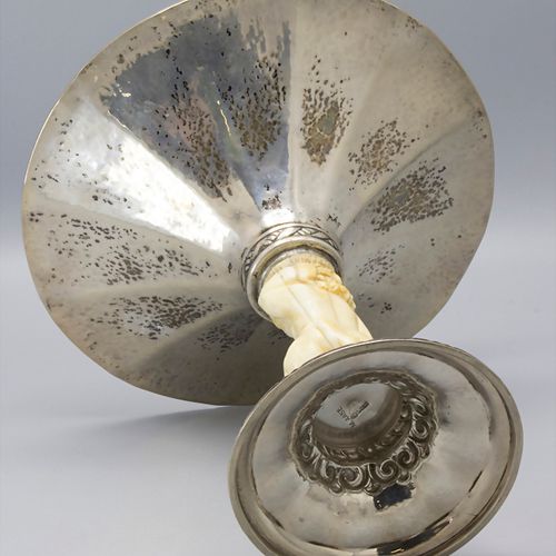 Jugendstil Fußschale mit Putto / An Art Nouveau silver footed bowl with a cherub&hellip;