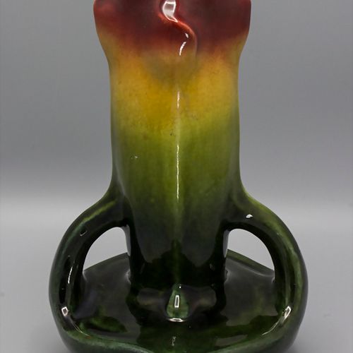 Jugendstil Doppelhenkel Ziervase / An Art Nouveau double handled vase, Utzschnei&hellip;