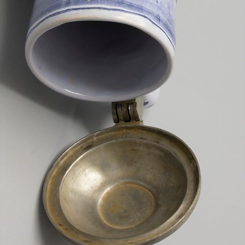 Fayence Birnkrug / A pear shaped faience jug, Nürnberg, 18./19. Jh. Materiale: c&hellip;