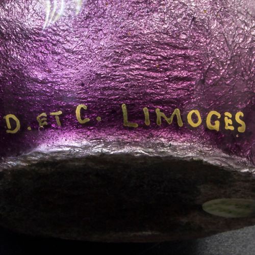 Emailziervase / An enamelled decorative vase, Limoges, um 1920 材料：铜身，银箔上的紫罗兰色珐琅，&hellip;