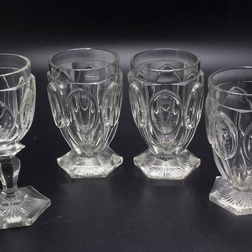 Konvolut aus 4 Gläsern mit Freiherrenkrone / A set of 4 glasses with a baron's c&hellip;