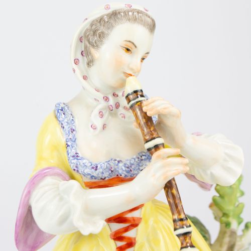 Schäferin mit Flöte 
Shepherdess with flute
Meissen, 20th century, design by J. &hellip;