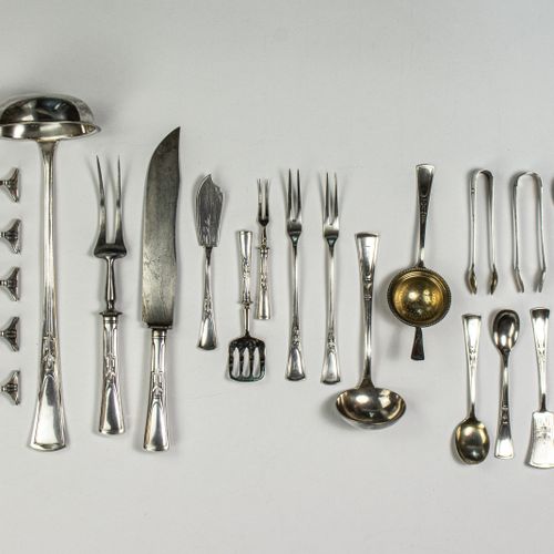 Großes Konvolut Besteckteile 
Large set of cutlery
164-pcs, CB Schröder and othe&hellip;