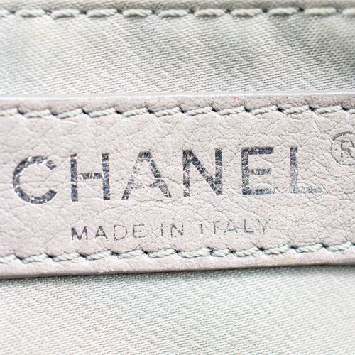 Chanel Schultertasche 
Sac à bandoulière Chanel
après 2005, cuir lisse clair sur&hellip;