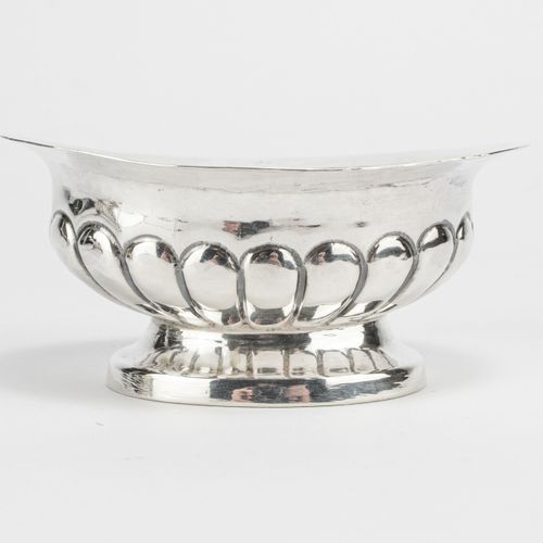 Barocke Gewürzschalen 
Baroque spice bowls
3-pcs, Hmaburg, 18th c., silver, test&hellip;