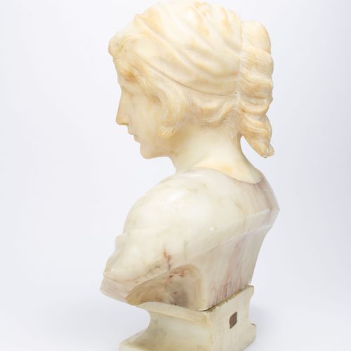 MÄDCHENBÜSTE Artiste inconnu (19e/20e siècle)
Buste de jeune fille, France, 1900&hellip;