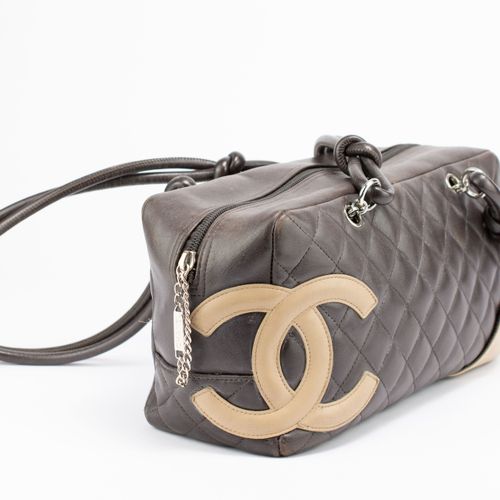 Chanel Schultertasche 
Chanel shoulder bag
1990s, brown quilted smooth leather w&hellip;