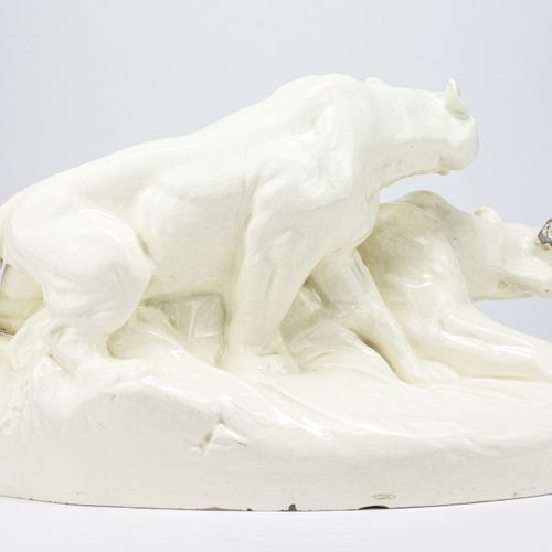 Große Löwinnengruppe 
大群母狮
1。20世纪半叶，由Otto Jarl（1856 - 1915）设计，釉面，瓷器，白色，尺寸23厘米x 4&hellip;