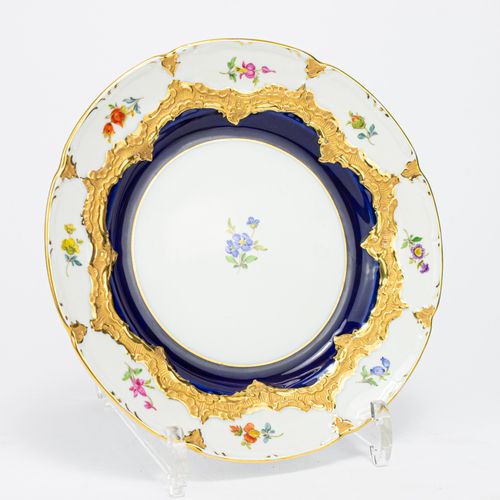 Konvolut Prunkserviceteile 
Set of dinner services
5 pieces, Meissen, 20th centu&hellip;