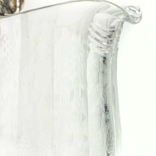 Kristallkanne mit ornamentiertem Silber 
Crystal jug with ornamented silver
Schl&hellip;