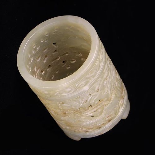 Null A Fine Qing Dynasty Carved Jade Brush Pot/Vase of cylindrical form. The pie&hellip;