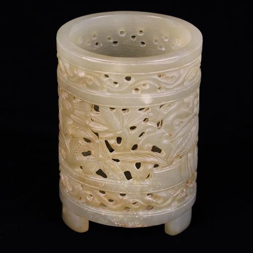 Null A Fine Qing Dynasty Carved Jade Brush Pot/Vase of cylindrical form. The pie&hellip;