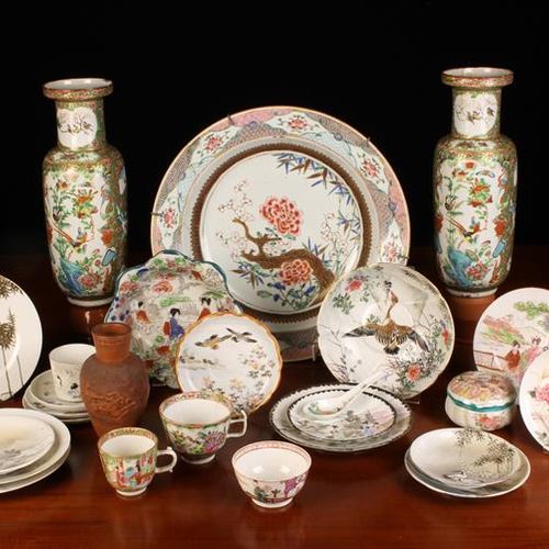 Null 
Un groupe de porcelaine orientale diverse du 19ème siècle et plus tard (A/&hellip;