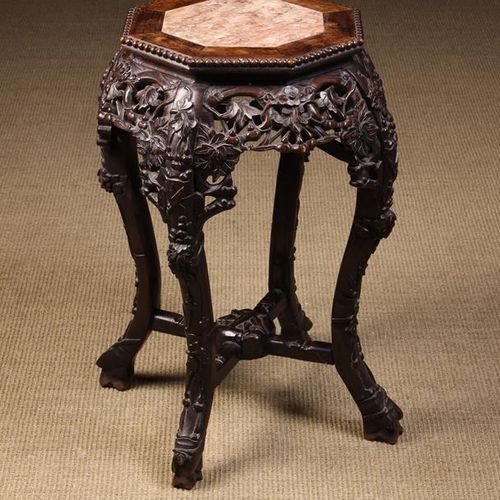 Null Jardinera de madera tallada china de finales del siglo XIX y principios del&hellip;
