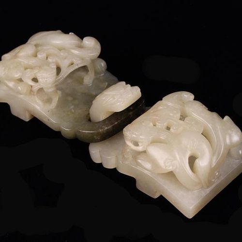 Null A 19th Century Khotan Jade Belt Buckle carved with Archaistic Dragons, 4½''&hellip;