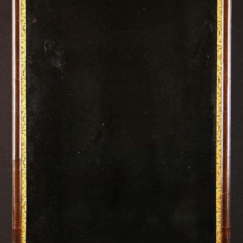 Null Ein Queen Anne Wandspiegel. Das rechteckige Glas mit abgeschrägter Kante in&hellip;