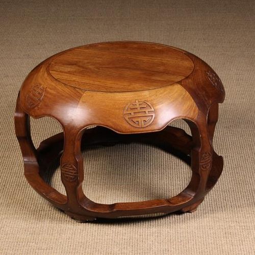 Null Table Huang hua'li chinoise du 19ème siècle, de forme ronde, trapue et bulb&hellip;