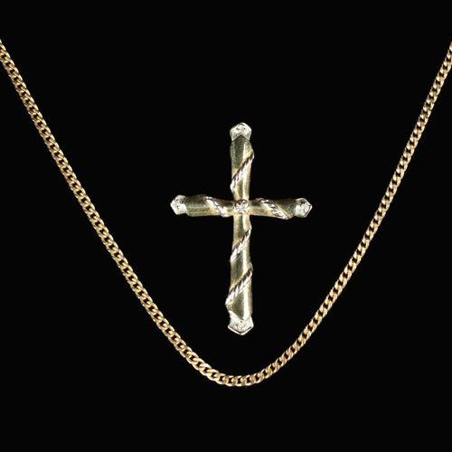 Null Un collier à chaîne en or 14 carats et un crucifix à pendentif en or 9 cara&hellip;