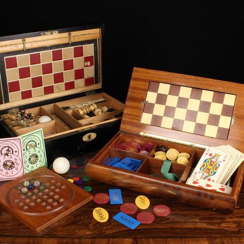 Null Due scatole da gioco attrezzate: Una scatola ebanizzata della fine del XIX &hellip;