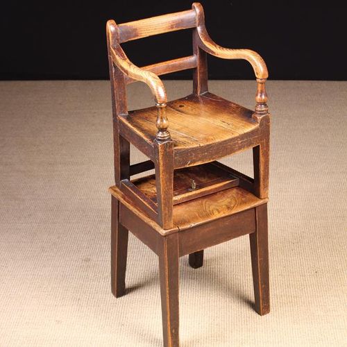 Null Chaise haute d'enfant provinciale en orme du XIXe siècle. La chaise à dossi&hellip;