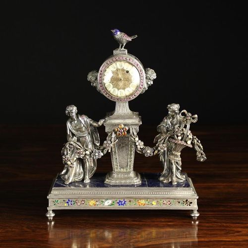 Null Pendule figurative en argent du XIXe siècle, ornée d'un décor gravé complex&hellip;