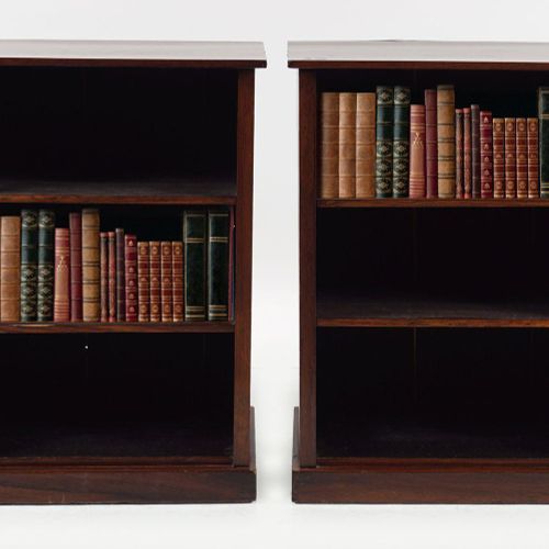 PAIR OF 19TH-CENTURY ROSEWOOD BOOKSHELVES 一对19世纪的玫瑰木书架，每个书架都有3个开放的架子。高78厘米；宽55厘米&hellip;