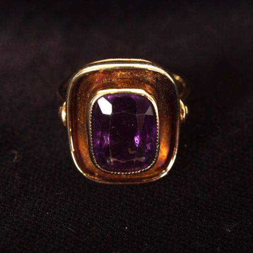 14 CT. GOLD AND AMETHYST RING 14 CT. ANILLO DE ORO Y AMATISTA