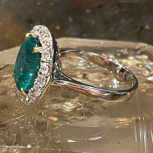 3.60 CT. NATURAL COLOMBIAN EMERALD RING 3.60 CT. BAGUE EMERAUDE COLOMBIENNE NATU&hellip;