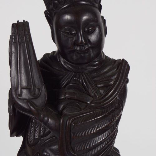 PAIR OF CHINESE QING HARDWOOD COURT FIGURES 一对中国清代硬木宫廷雕像，每个雕像都站在一个石墩上。高50厘米
