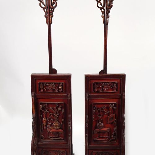 PAIR CHINESE QING LACQUERED STANDARD TORCHERES 一对中国清朝的LACQUERED STANDARD TORCHER&hellip;