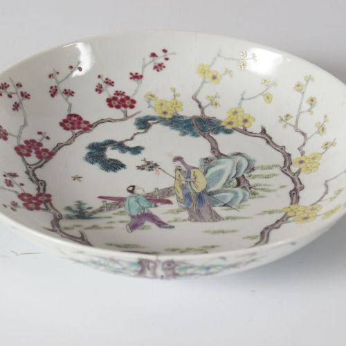 CHINESE FAMILLE ROSE DEEP PORCELAIN PLATE 中国FAMILLE ROSE DEEP PORCELAIN PLATE 康熙&hellip;