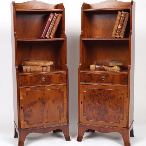 PAIR OF GEORGE III STYLE YEWWOOD BOOKSHELVES COPPIA DI LIBRERIE IN LEGNO D'OLIVA&hellip;
