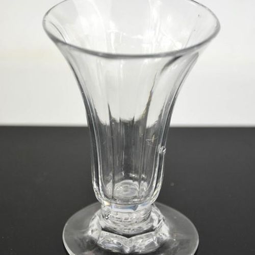 Null 一个乔治亚时代的凹槽玻璃。