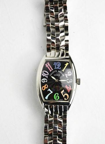Null Un reloj de pulsera estilo Cartier y otro estilo Frank Muller.