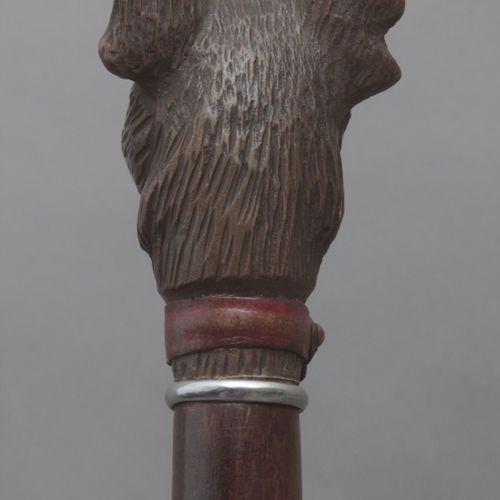 Null Bastón siglo XIX. Caña en madera de frutal y empuñadura en madera tallada r&hellip;