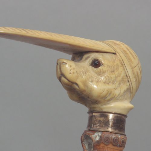 Null Bastón siglo XIX. Caña en madera de caña. Empuñadura en marfil tallado repr&hellip;