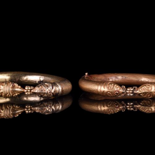 PAIR OF ACHAEMENID GOLD SNAKE BRACELETS Ca. 500 A.C.

Bella coppia di bracciali &hellip;