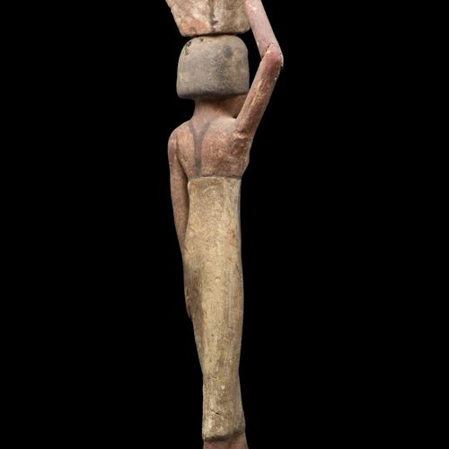 Null 大型古埃及雪松木雕像晚期-托勒密王朝，约公元前663-30年。 
古埃及木雕女像晚期，约公元前630-300年。尺寸为15 1/4英寸高。大型木雕女供&hellip;