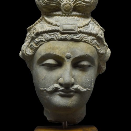 Null TESTA DI BUDDHACA IN SCHISTO GANDHARAN. 100-300 D.C. 
Testa di Buddha in pi&hellip;
