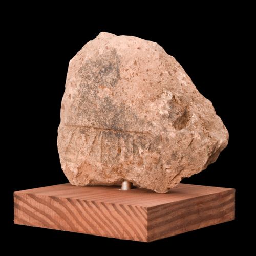 ROMAN TERRACOTTA BRICK WITH STAMP ON STAND 约。公元100-300年。 
这是一块形状不规则的赤土砖碎片，是一块经受住&hellip;