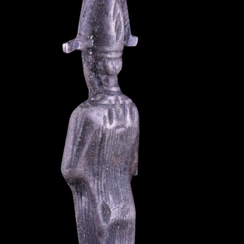 ANCIENT EGYPTIAN SILVER OSIRIS ON STAND 晚期，第26王朝，约。664-525 BC. 
奥西里斯的银质投票俑，戴着阿特夫&hellip;