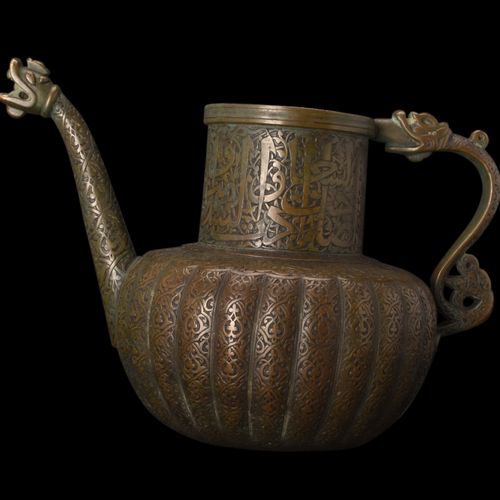TIMURID BRONZE TEAPOT Ca. 14. Jahrhundert n. Chr. 
Jh. N. Chr. Eine bronzene Tee&hellip;