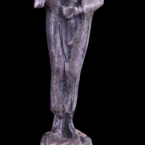 ANCIENT EGYPTIAN SILVER OSIRIS ON STAND 晚期，第26王朝，约。664-525 BC. 
奥西里斯的银质投票俑，戴着阿特夫&hellip;