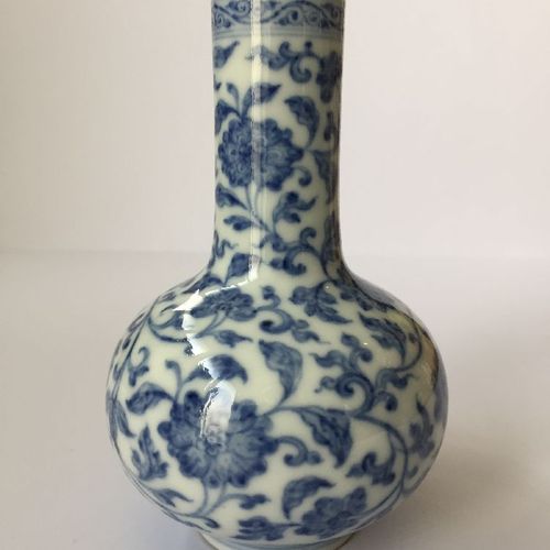 Null A Chinese porcelain 'lotus' small bottle vase, Qianlong mark and of the per&hellip;
