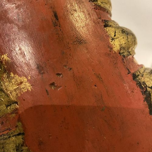 Null 一尊柬埔寨镀金木质坐佛，19世纪，高31厘米



出处：德国私人收藏德国私人收藏





 品相报告 状况报告。鍍金處有磨損，頂飾可能已修復或更換&hellip;