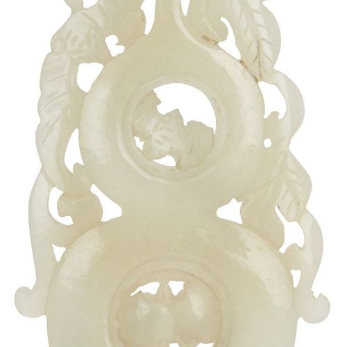 Null Pendentif "gourde" en jade blanc chinois, 18e/19e siècle, sculpté comme une&hellip;