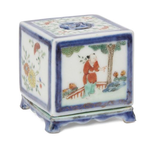 Null A Chinese porcelain square cricket box, Jiaqing period, painted in undergla&hellip;