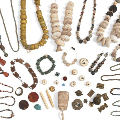 Null A large group of ancient, modern and ethnographic beads, including ancient &hellip;