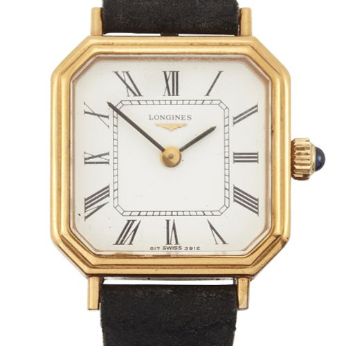 Null Longines. A 9ct gold square cased manual wind wristwatch
Manual wind Cal: L&hellip;